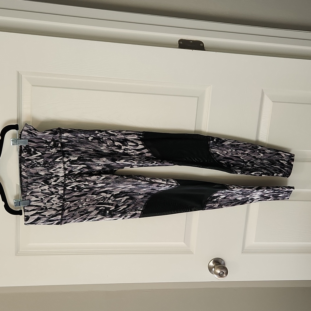 Euc womens Nike legging mesh dri fit medium small